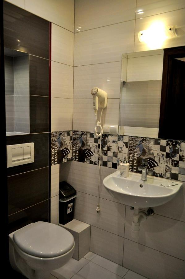 Hotel Pauza ラジン・ポドラスキ エクステリア 写真