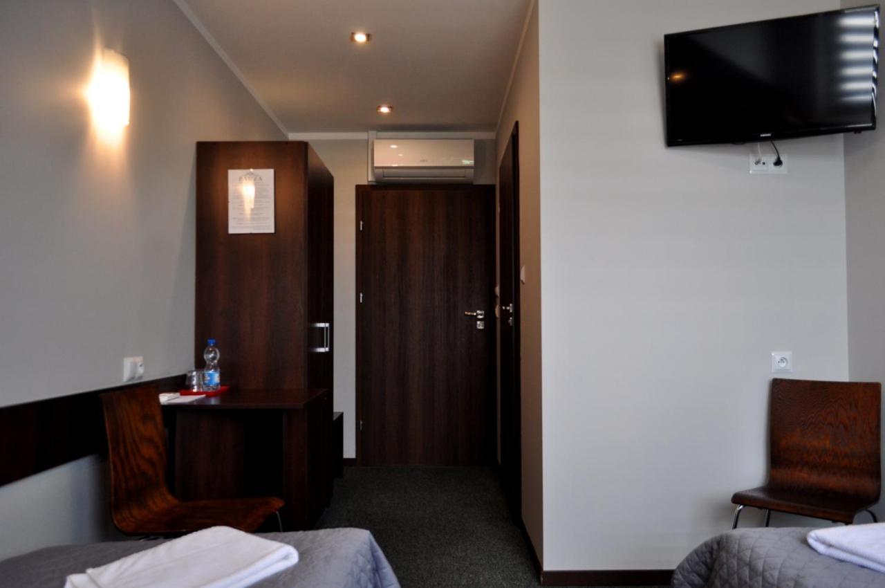 Hotel Pauza ラジン・ポドラスキ エクステリア 写真